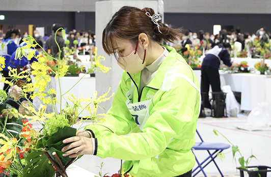 【敢闘賞】フラワー装飾職種 加藤 碧莉 選手