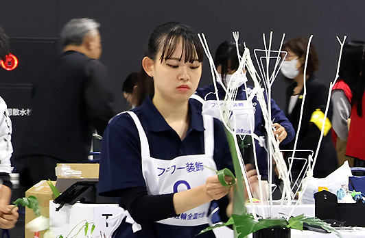 【銀賞】フラワー装飾職種 松窪 陽菜 選手