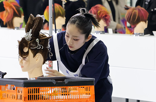 【銅賞】美容職種 及川 莉央 選手