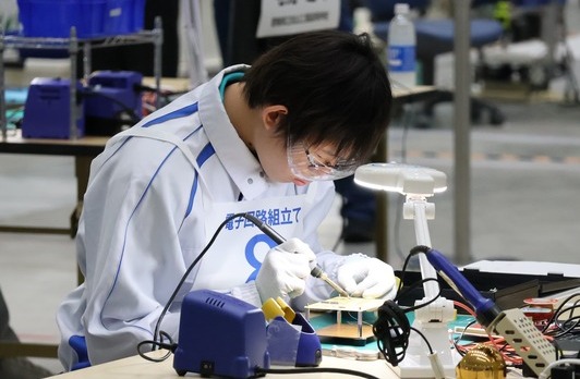 【敢闘賞】電子回路組立て職種 山田 空人 選手