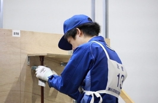 【金賞】配管 末永　基 選手